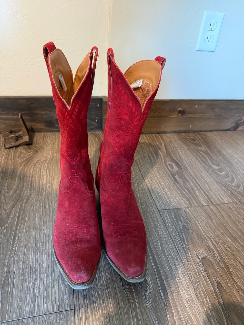 dingo Red Suede Western Ankle Boots - Picture 2 of 4